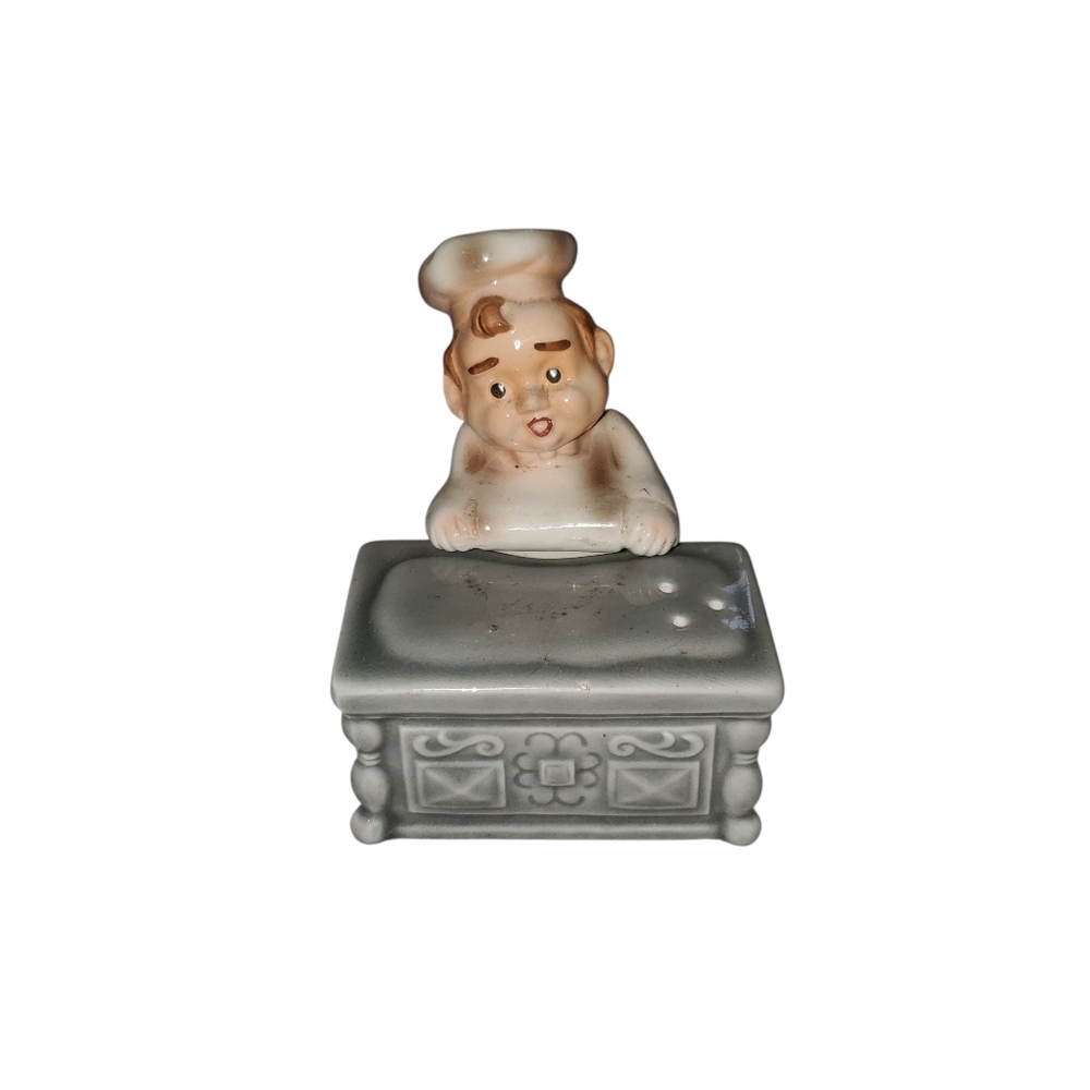 Vintage Norcrest Baker Salt And Pepper Set